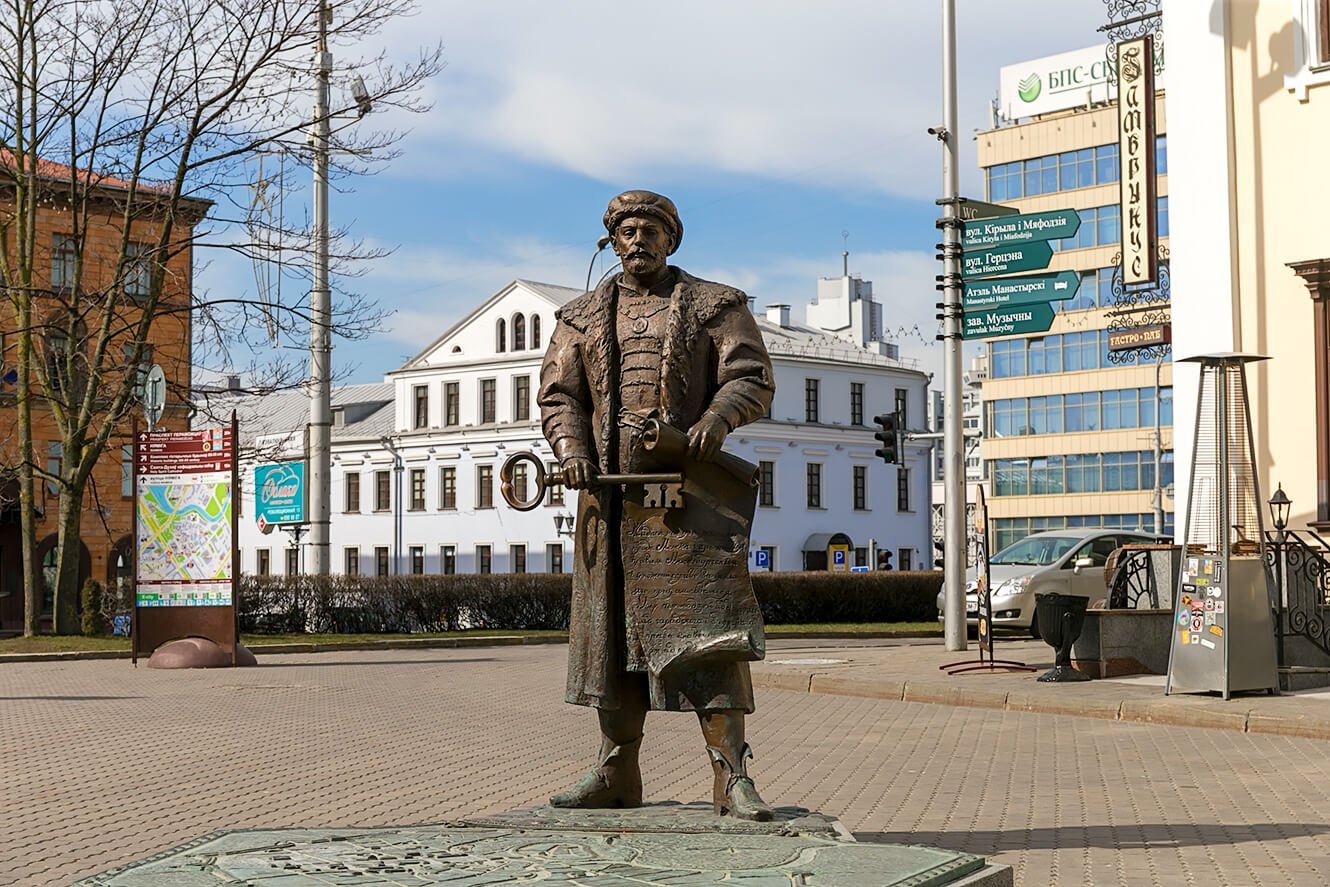 Скульптура Войт с ключом Минск