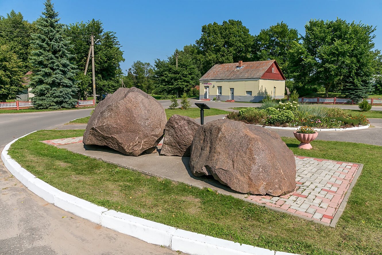 Борисовы камни в поселке Друя