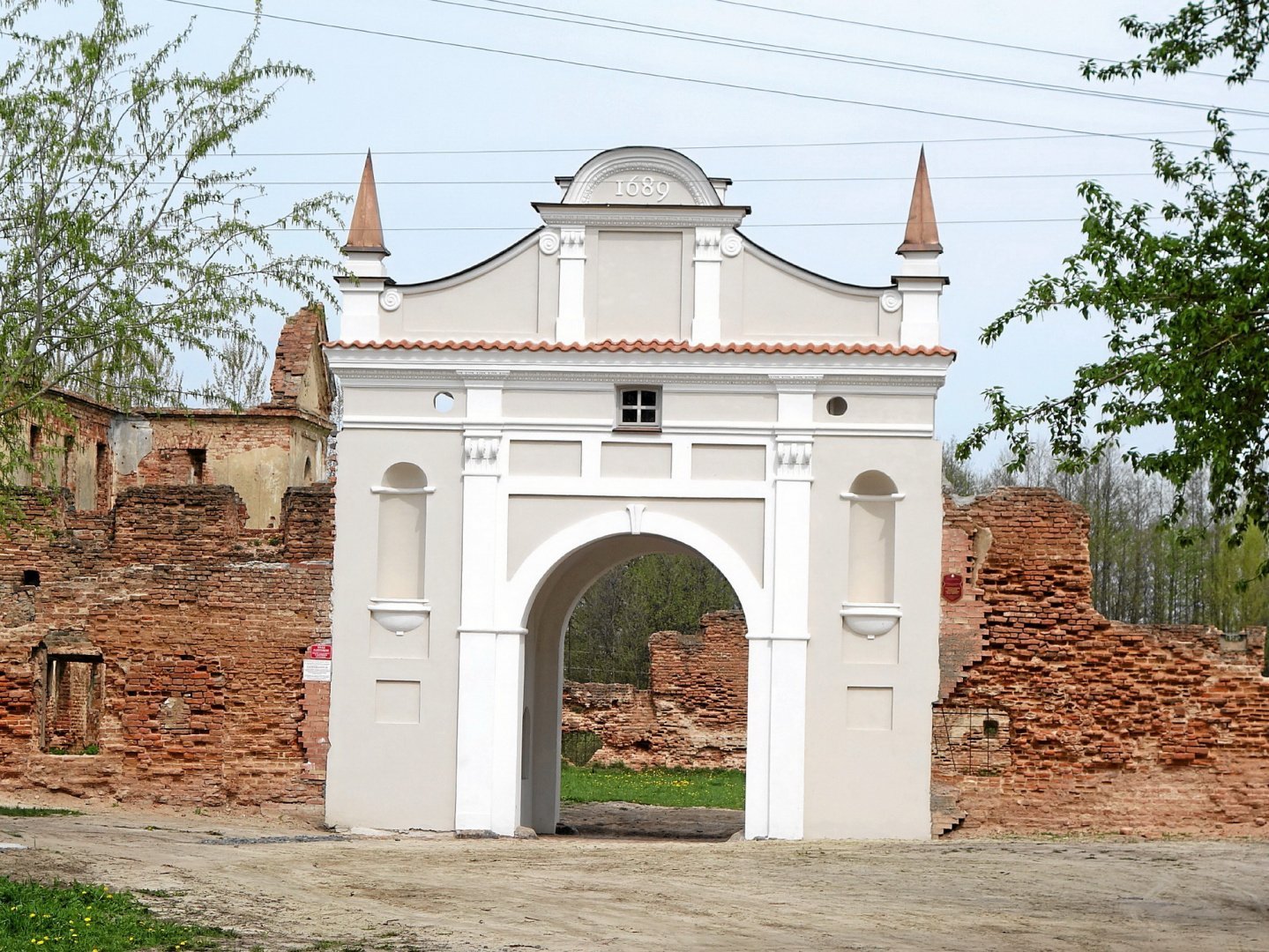 Руины картезианского монастыря в Березе