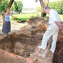 За Мирским замком откопали фундаменты неизвестного ранее древнего здания